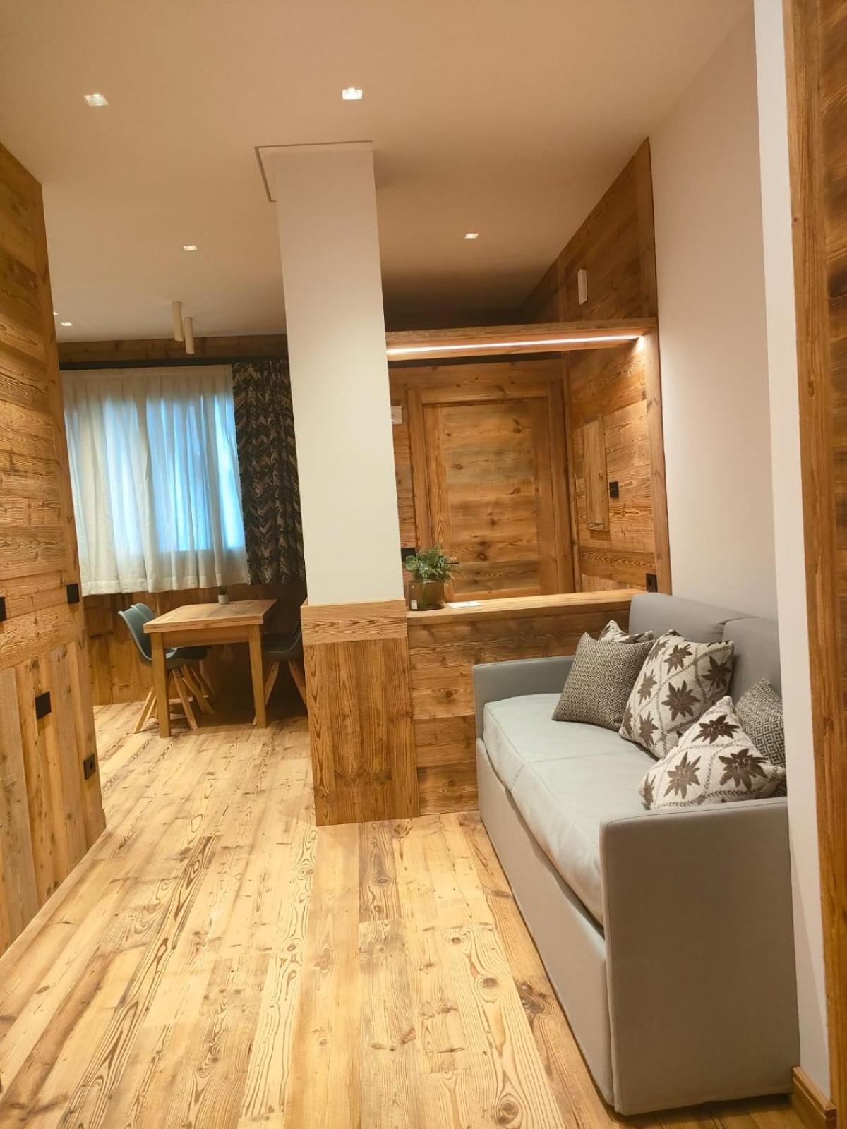 Fior Di Roccia Apartments- In Centro Cervinia, Sauna Privata, Matterhorn Dream ブレウイル・チェルヴィナイア エクステリア 写真